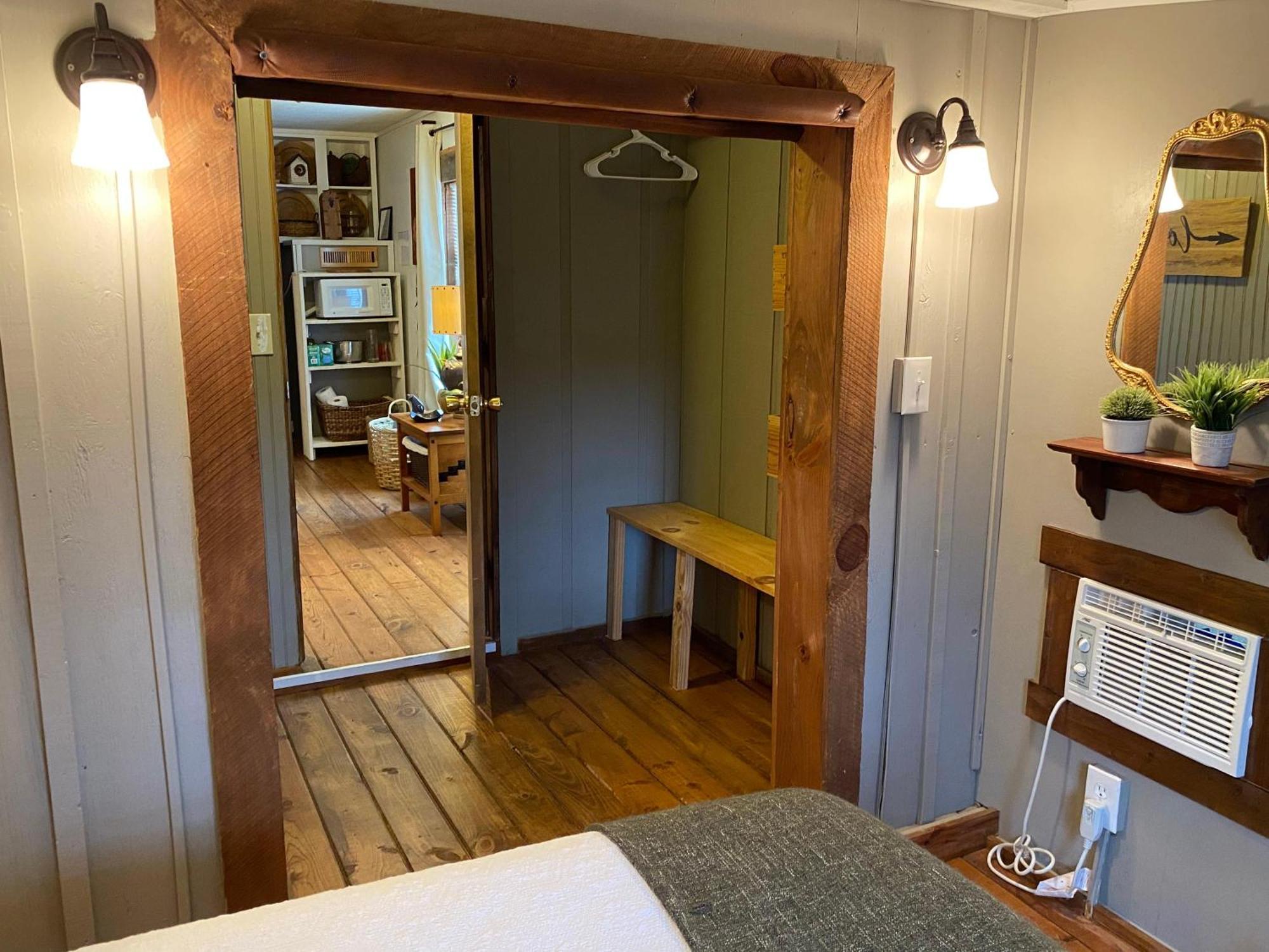 Convenient Cottage-Hot Tub, 4 Minutes To Dahlonega Exterior foto